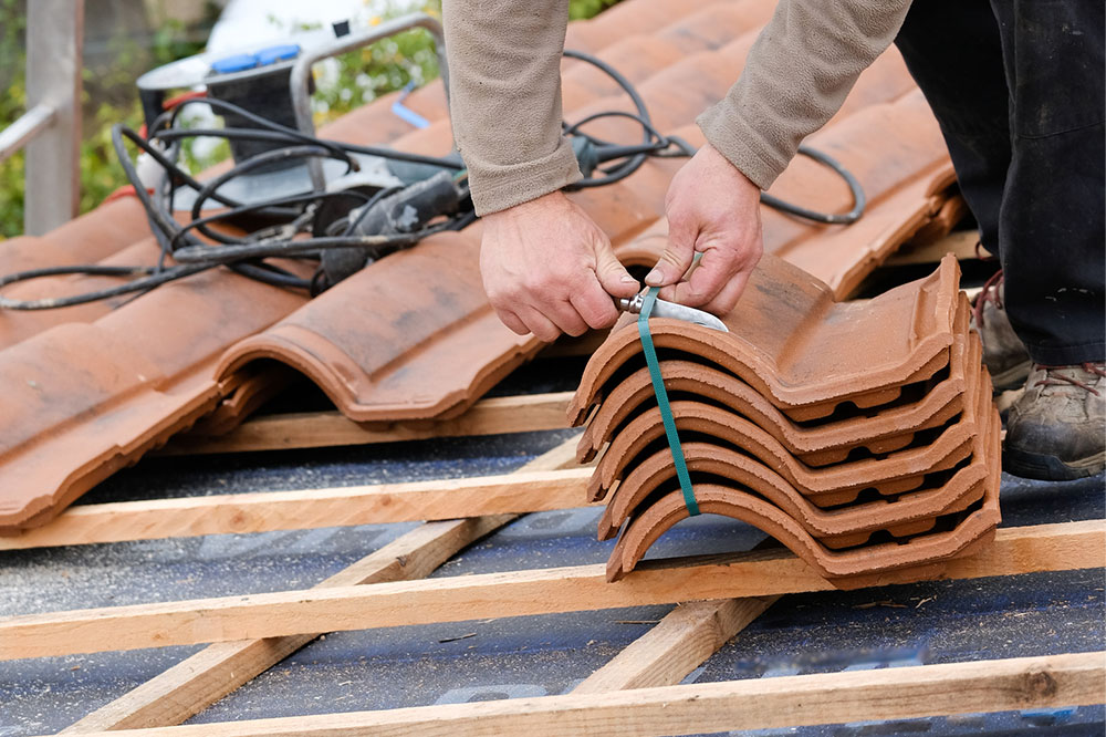 Prepare yourself well before replacing your roof