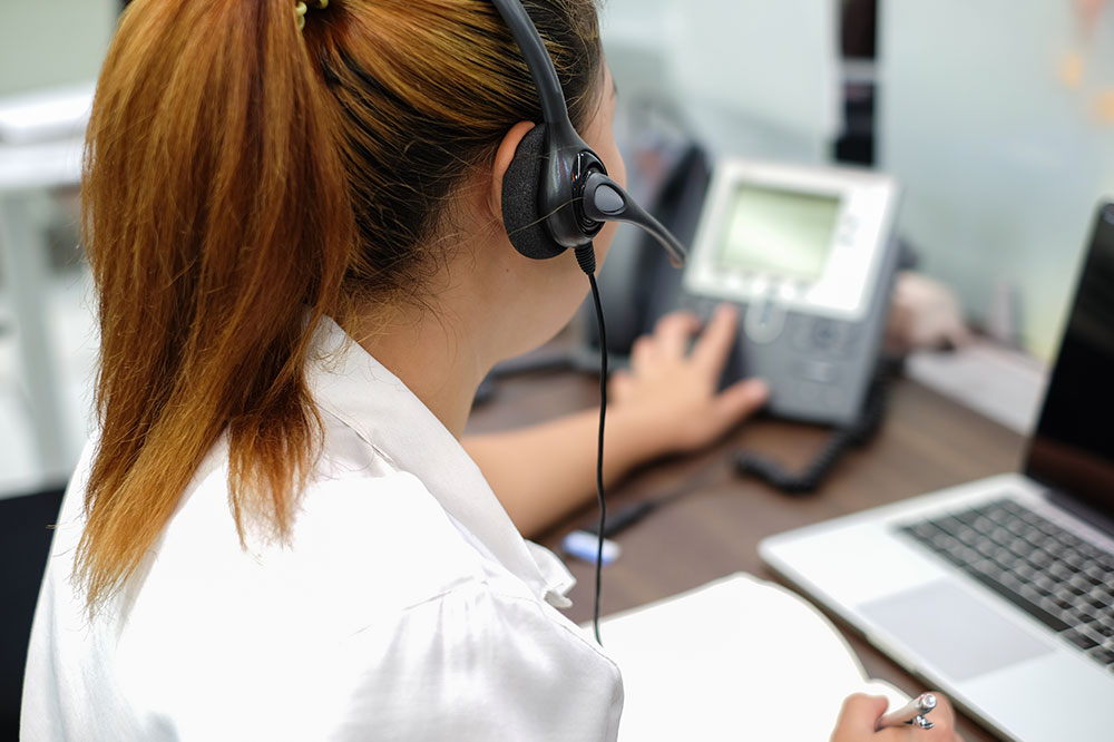 Factors to consider when choosing a live phone answering service