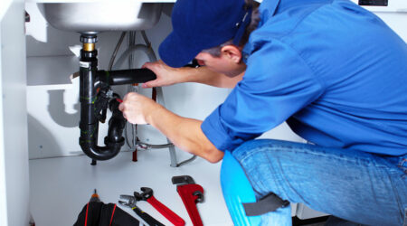 Factors to consider when choosing a plumbing service