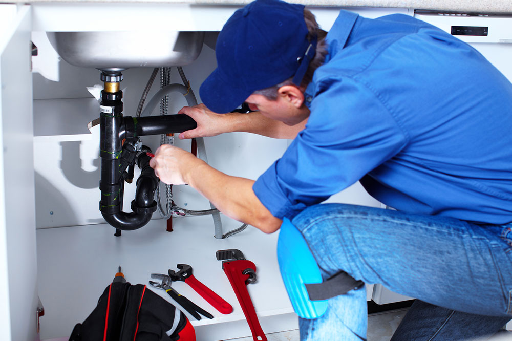 Factors to consider when choosing a plumbing service