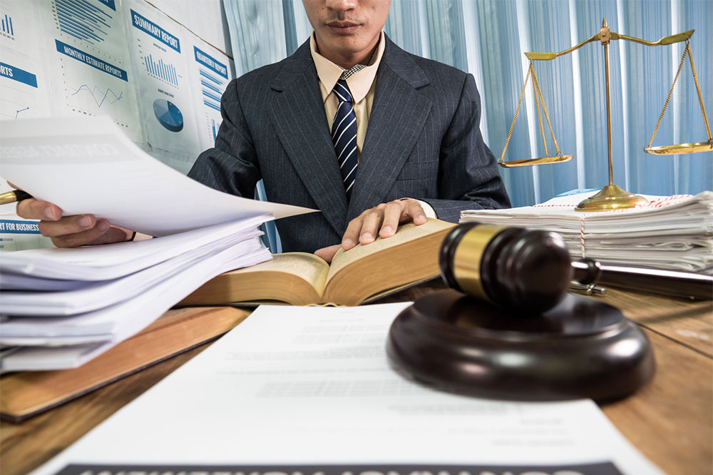 Personal injury lawyers &#8211; What they do and how to become one