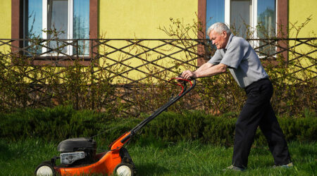 Tips to keep in mind while hiring senior lawn services