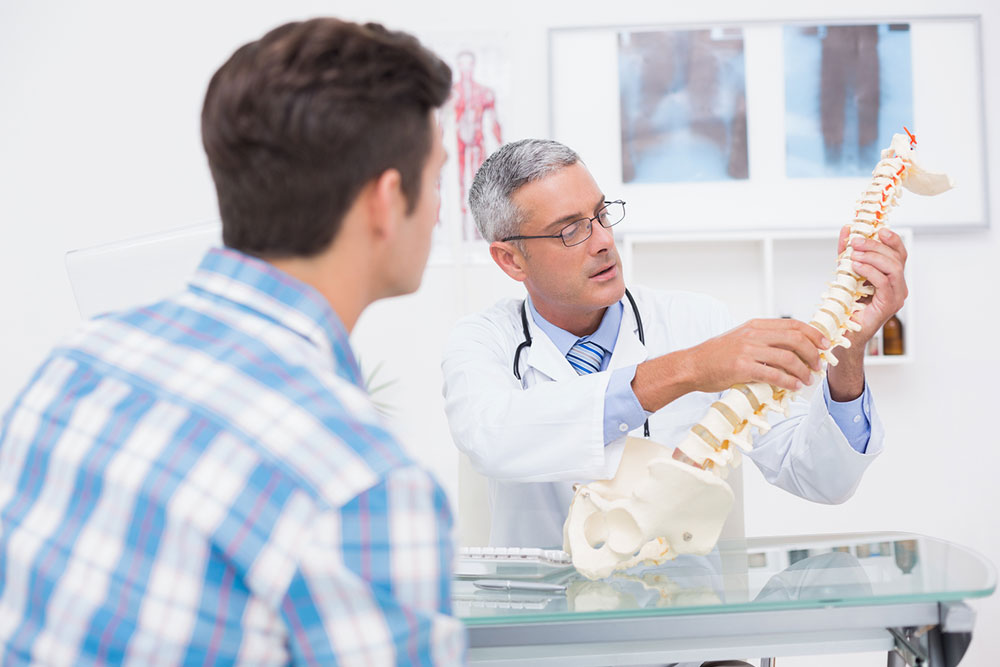 5 tips to find the best spine doctor nearby