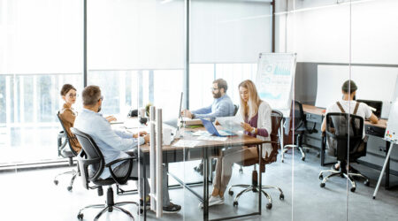 Key features and benefits of coworking spaces