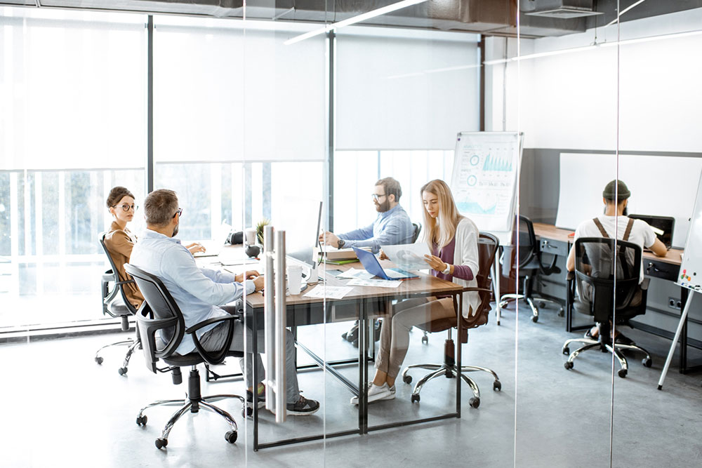 Key features and benefits of coworking spaces